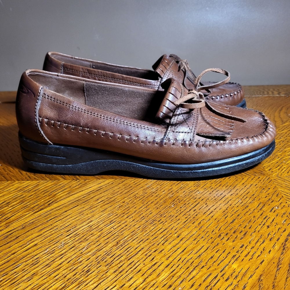 Dr. Scholl's Vintage Brown Leather Kiltie Loafers Size– 7½ Wide - Picture 2 of 9
